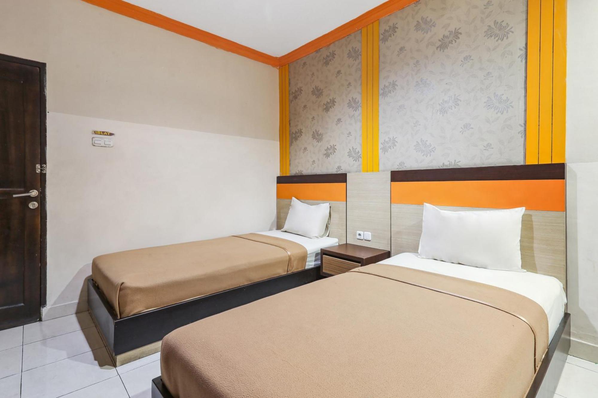 Collection O 93163 Hotel Grand Kartika Parepare Exterior foto