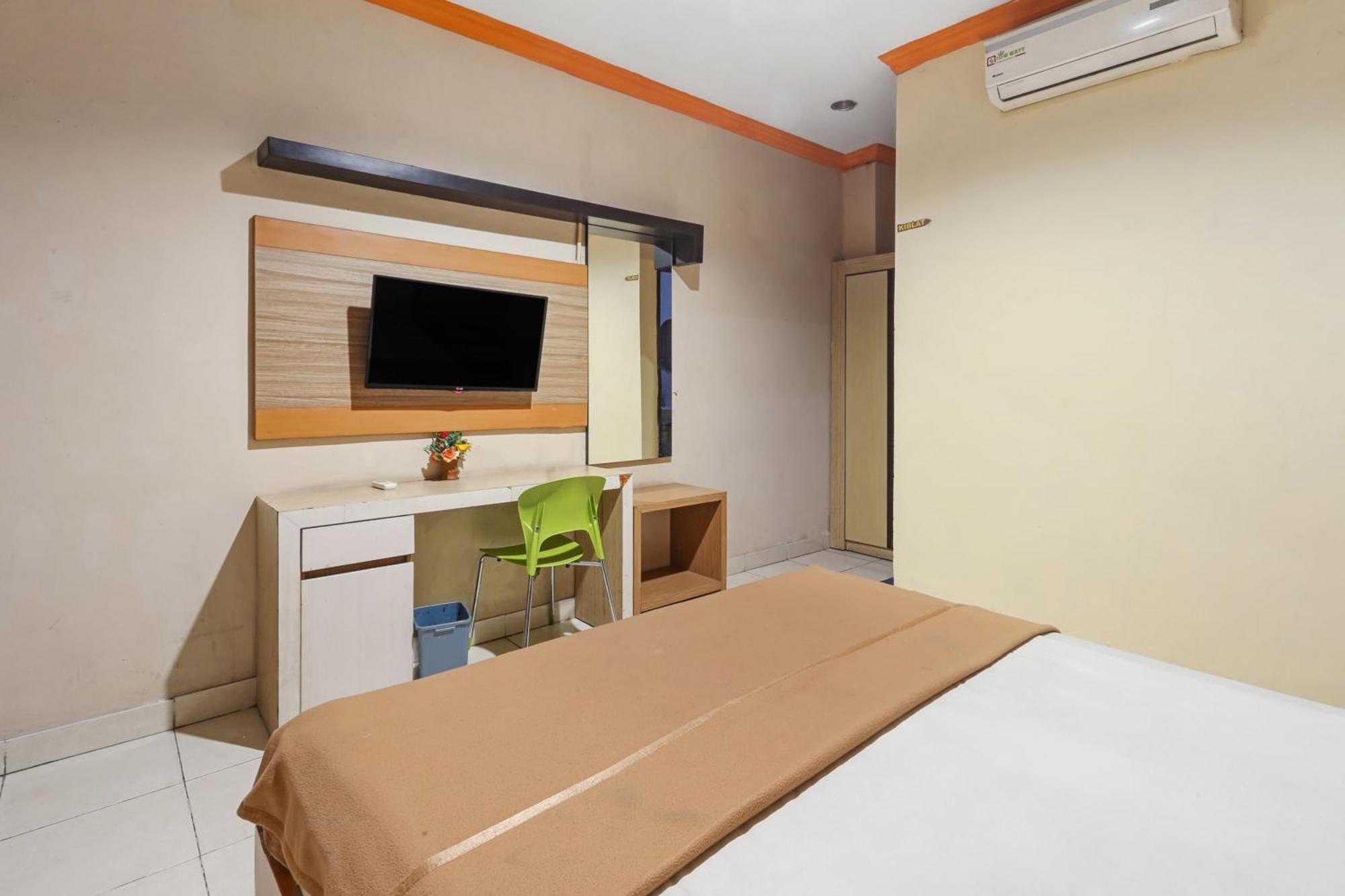 Collection O 93163 Hotel Grand Kartika Parepare Exterior foto