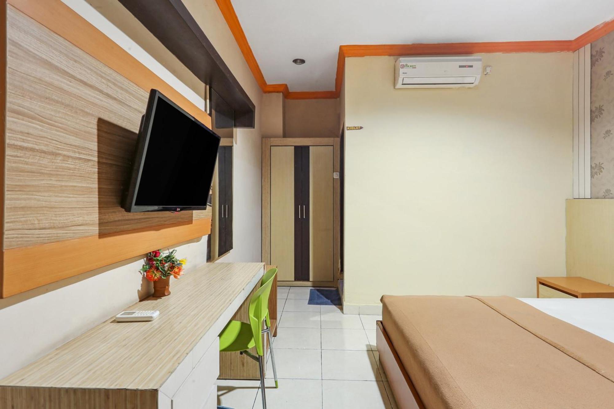 Collection O 93163 Hotel Grand Kartika Parepare Exterior foto