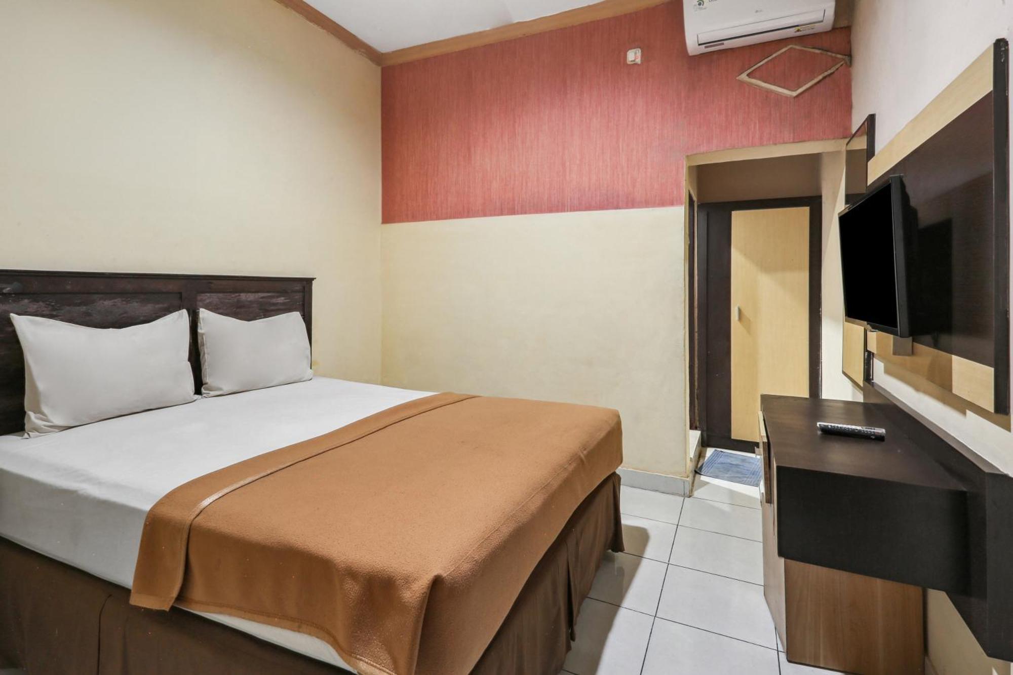 Collection O 93163 Hotel Grand Kartika Parepare Exterior foto