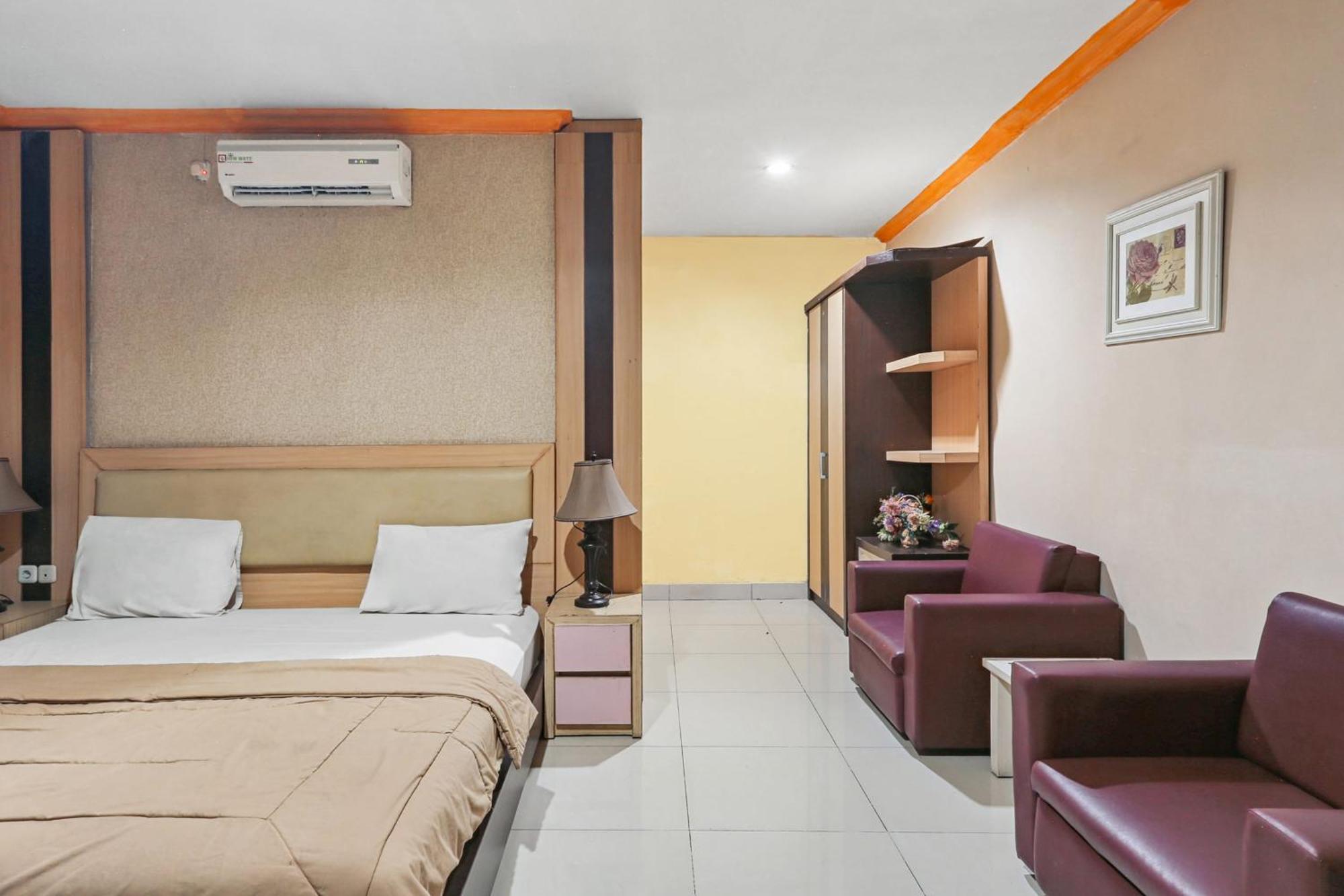 Collection O 93163 Hotel Grand Kartika Parepare Exterior foto